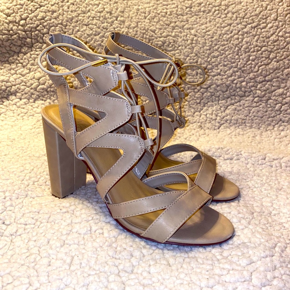 j.adams size 10, 3 1/2 inch heels, nude color.